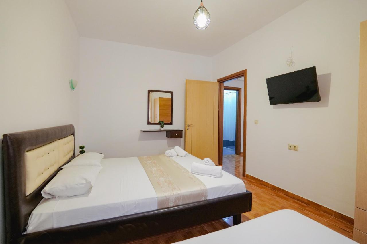 Apartments & Hotel Eleanna Sarandë Eksteriør bilde