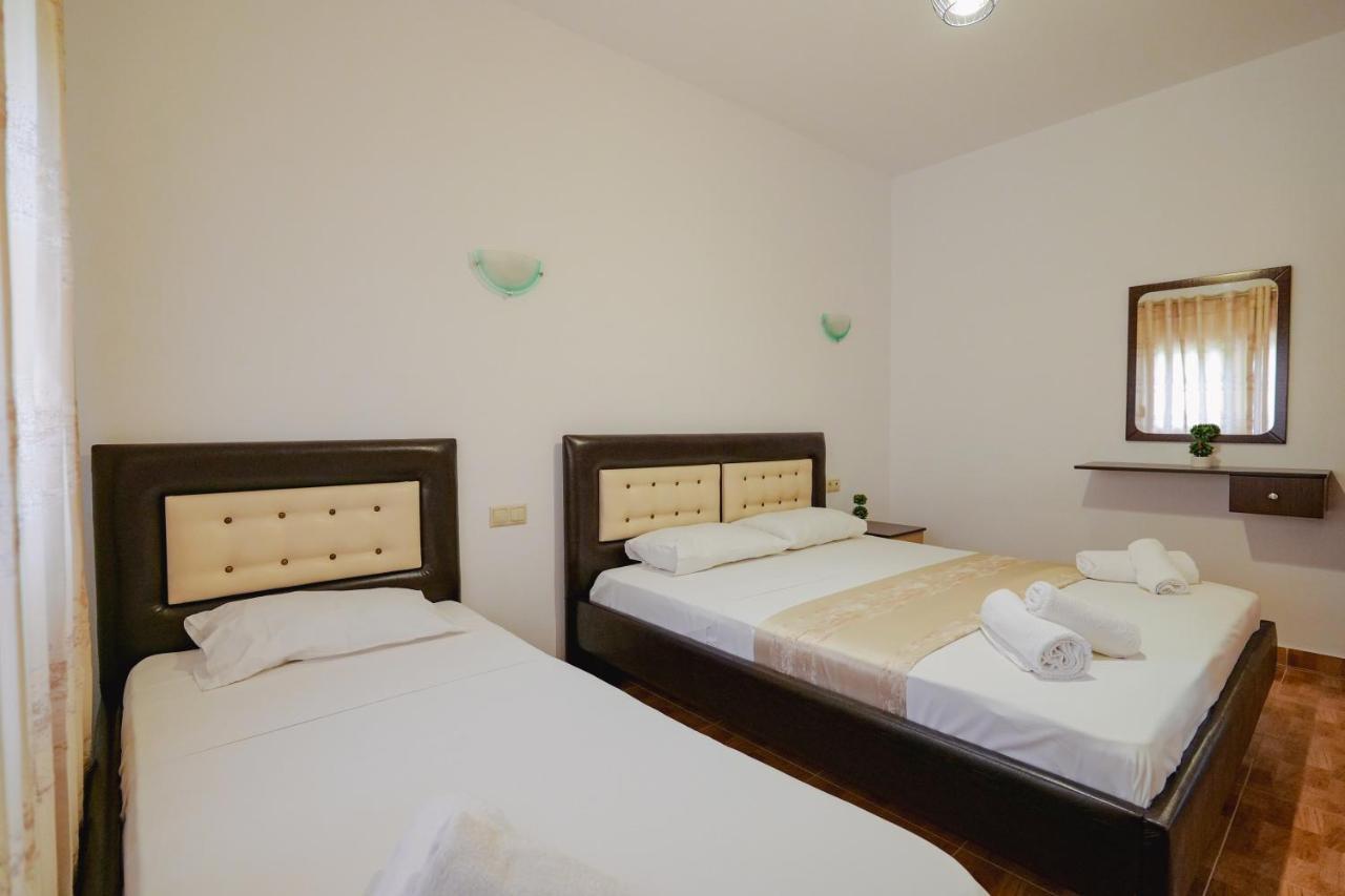 Apartments & Hotel Eleanna Sarandë Eksteriør bilde