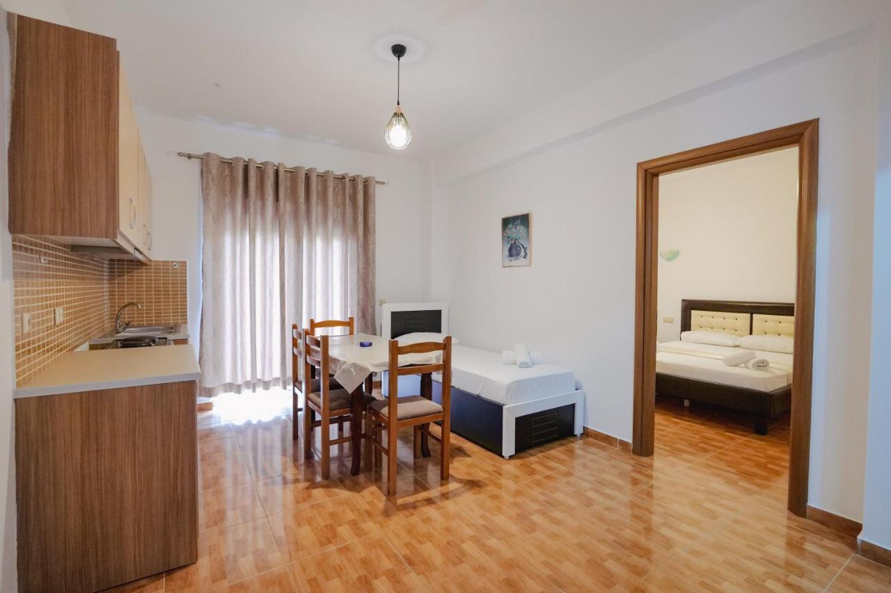 Apartments & Hotel Eleanna Sarandë Eksteriør bilde
