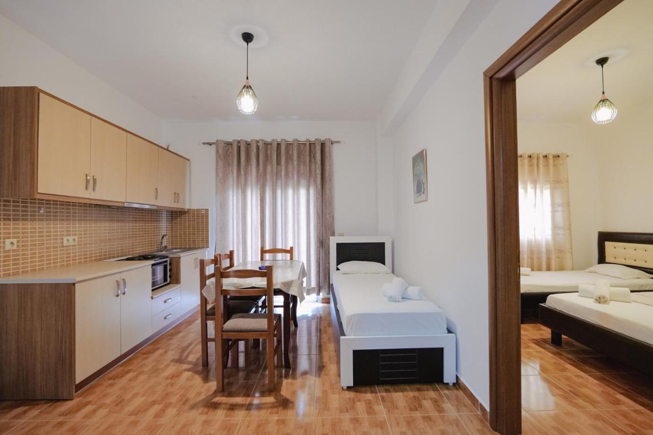 Apartments & Hotel Eleanna Sarandë Eksteriør bilde