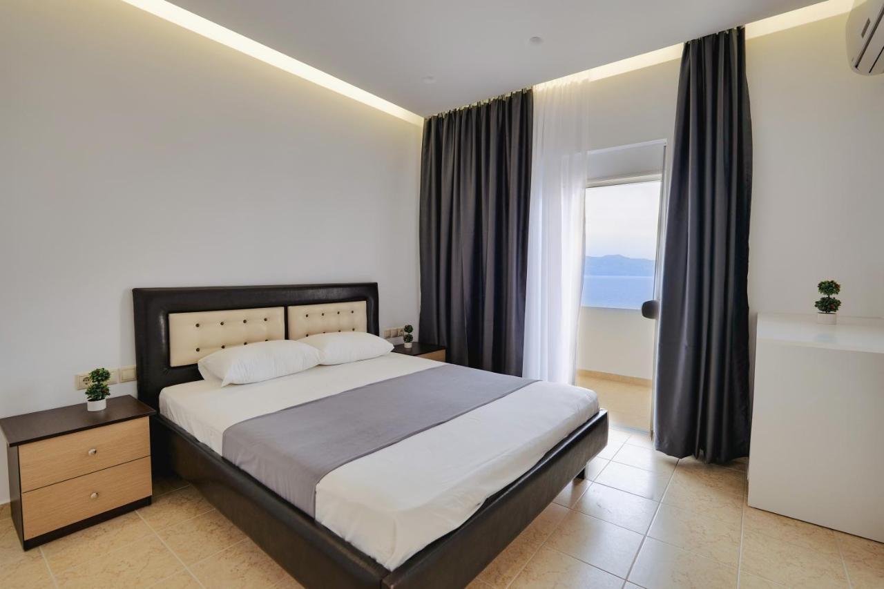 Apartments & Hotel Eleanna Sarandë Eksteriør bilde