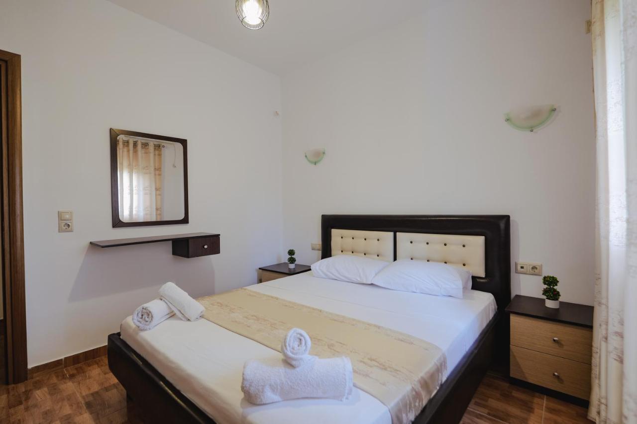 Apartments & Hotel Eleanna Sarandë Eksteriør bilde