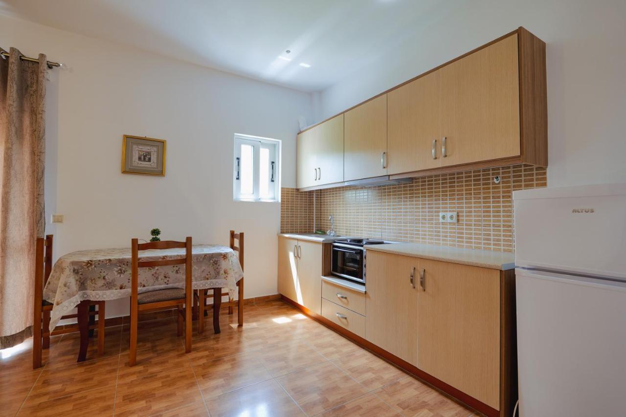 Apartments & Hotel Eleanna Sarandë Eksteriør bilde