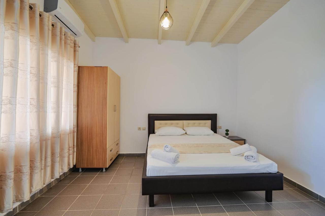 Apartments & Hotel Eleanna Sarandë Eksteriør bilde
