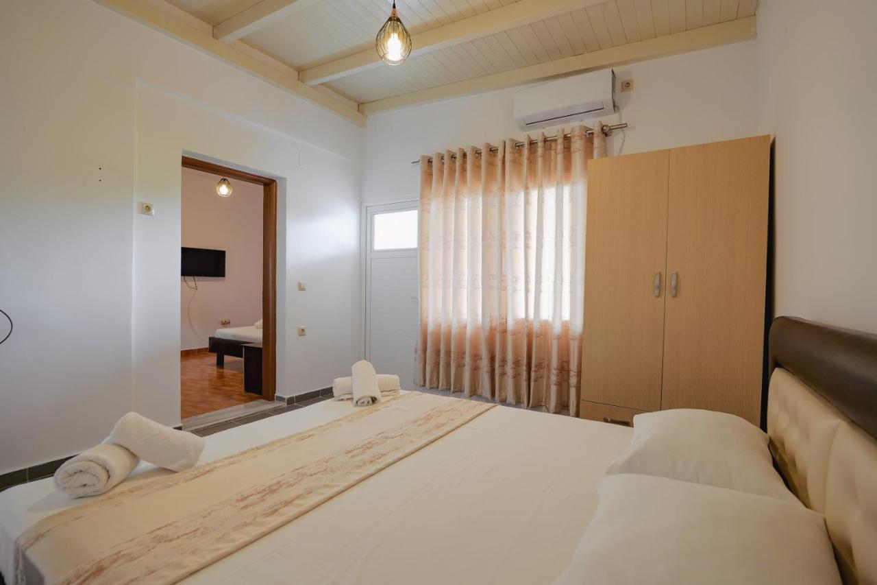 Apartments & Hotel Eleanna Sarandë Eksteriør bilde