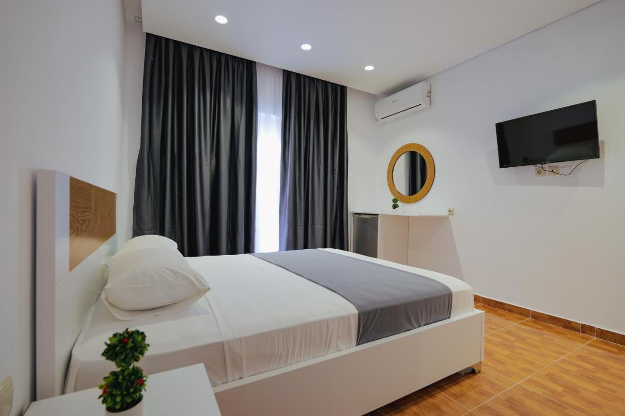Apartments & Hotel Eleanna Sarandë Eksteriør bilde