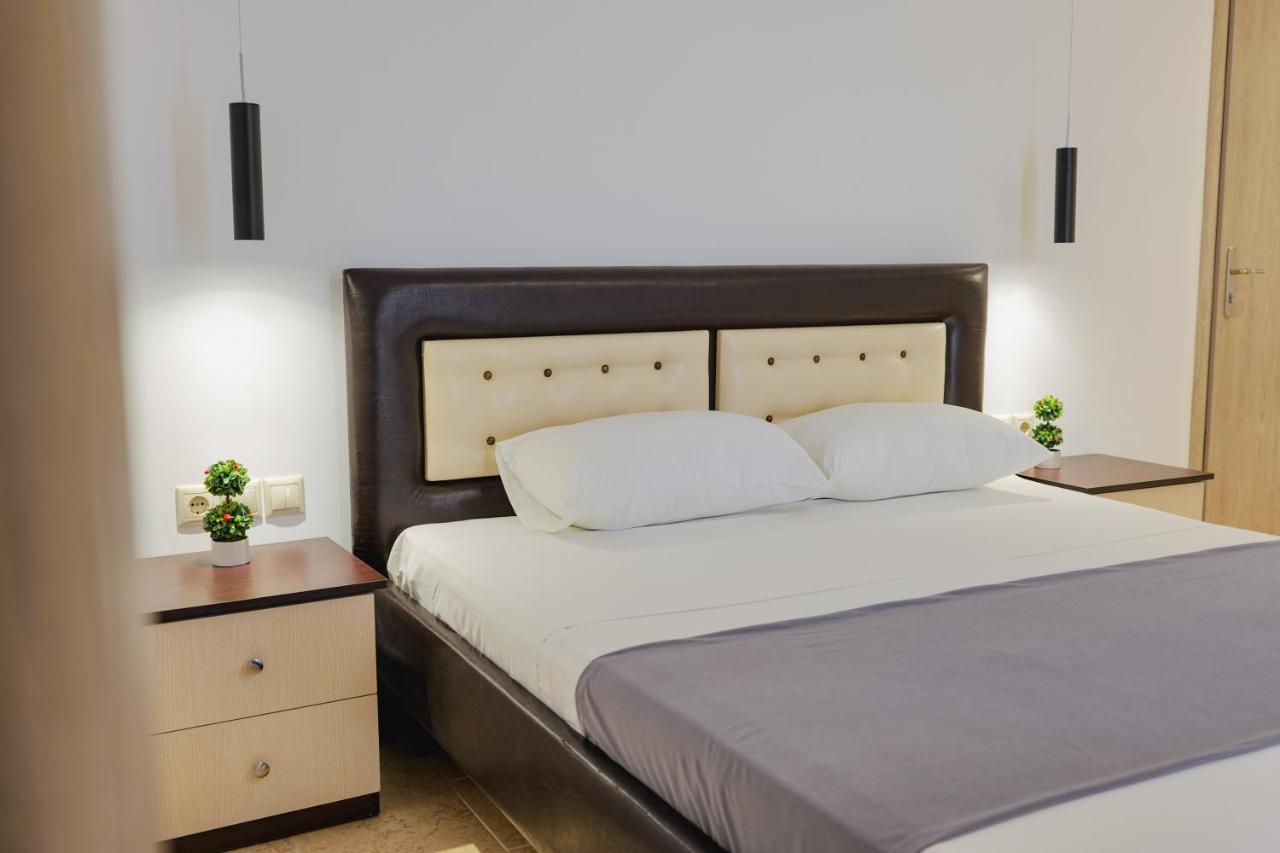 Apartments & Hotel Eleanna Sarandë Eksteriør bilde