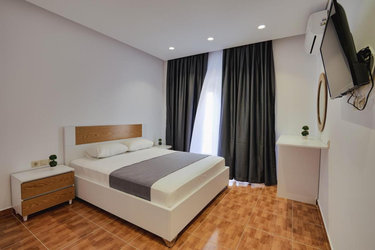Apartments & Hotel Eleanna Sarandë Eksteriør bilde