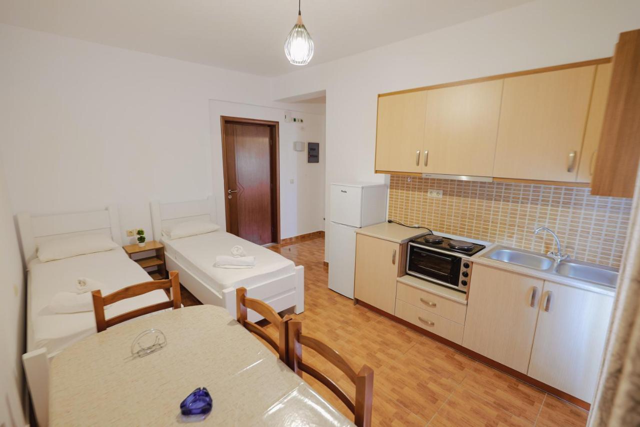 Apartments & Hotel Eleanna Sarandë Eksteriør bilde