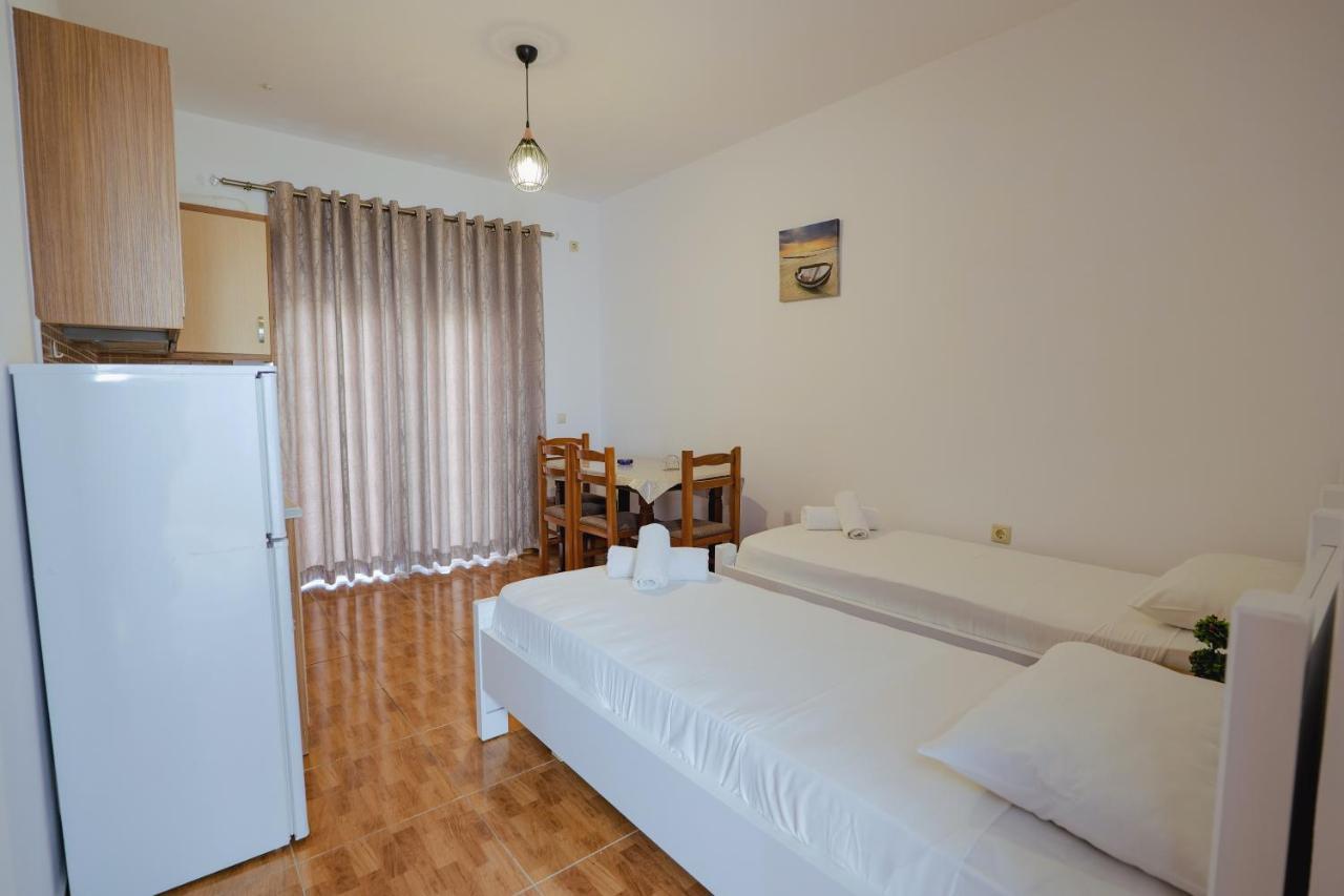 Apartments & Hotel Eleanna Sarandë Eksteriør bilde