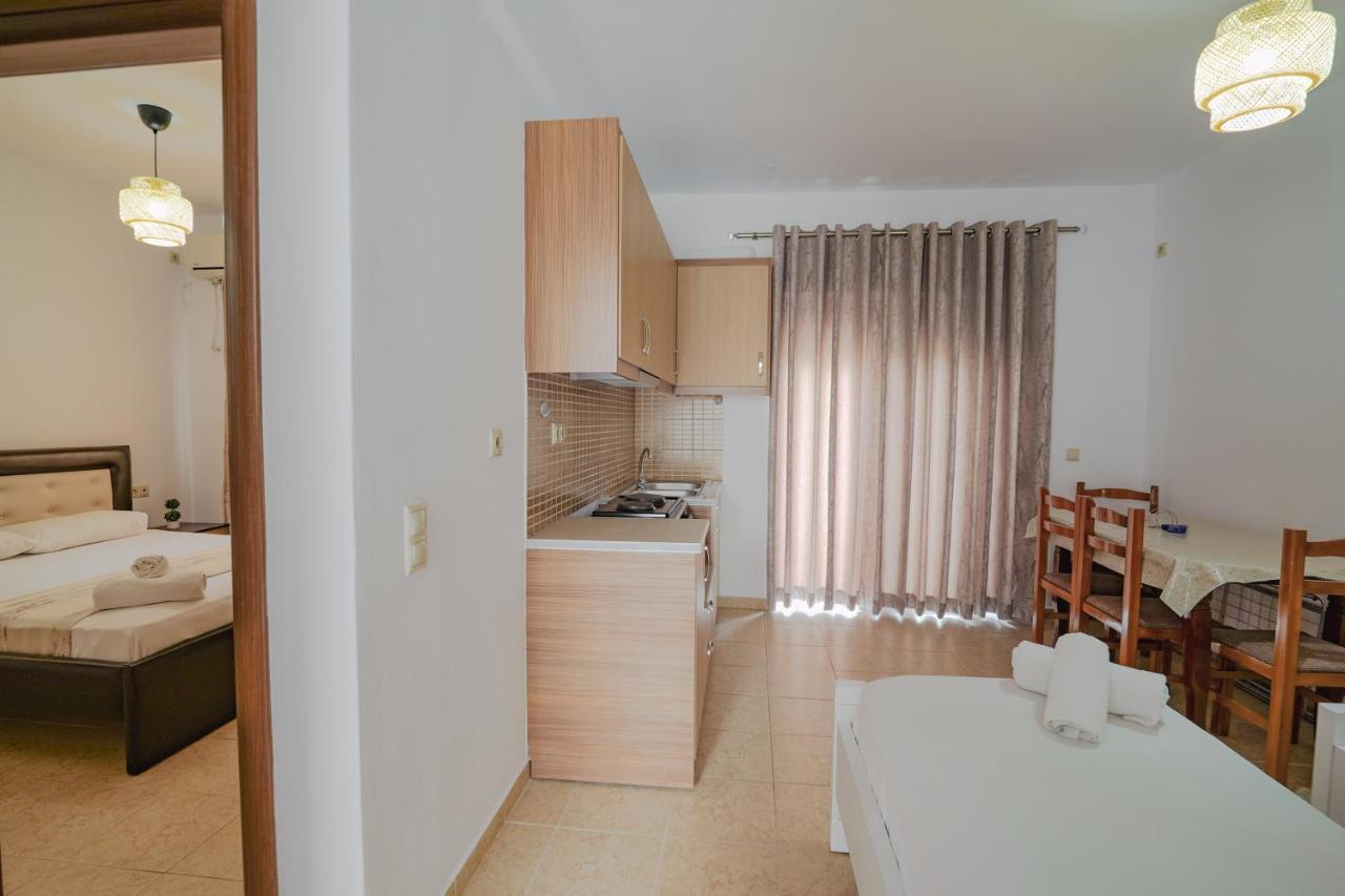 Apartments & Hotel Eleanna Sarandë Eksteriør bilde