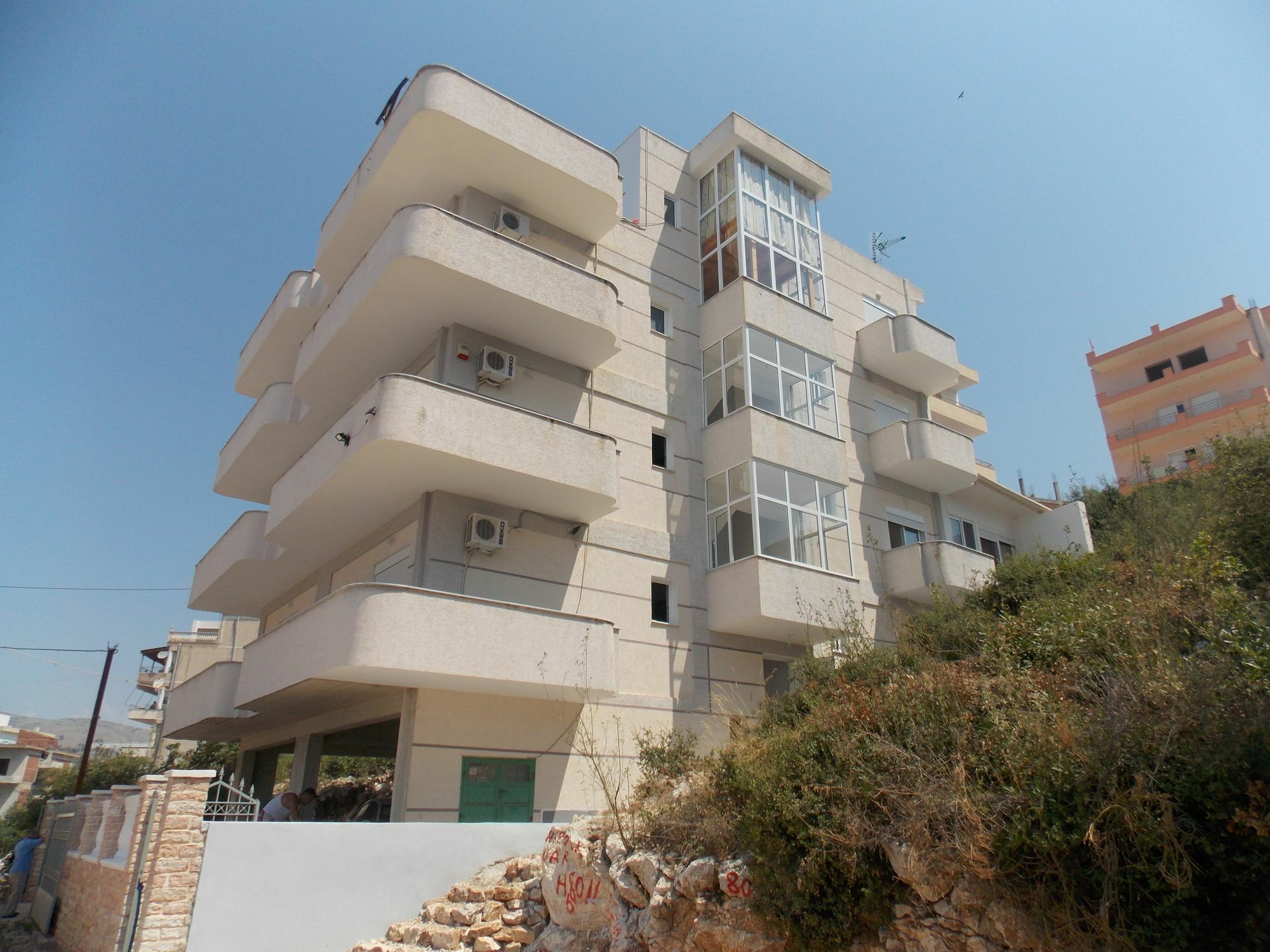 Apartments & Hotel Eleanna Sarandë Eksteriør bilde