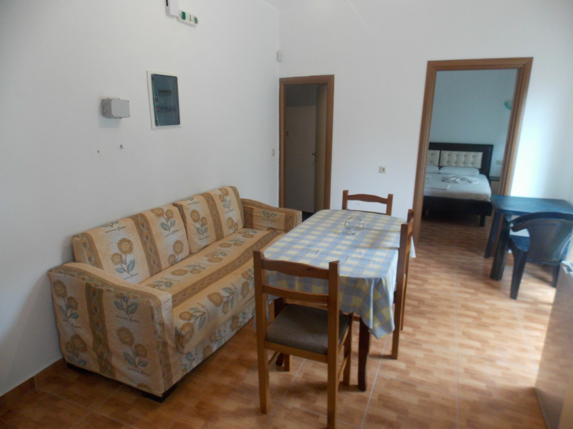 Apartments & Hotel Eleanna Sarandë Eksteriør bilde