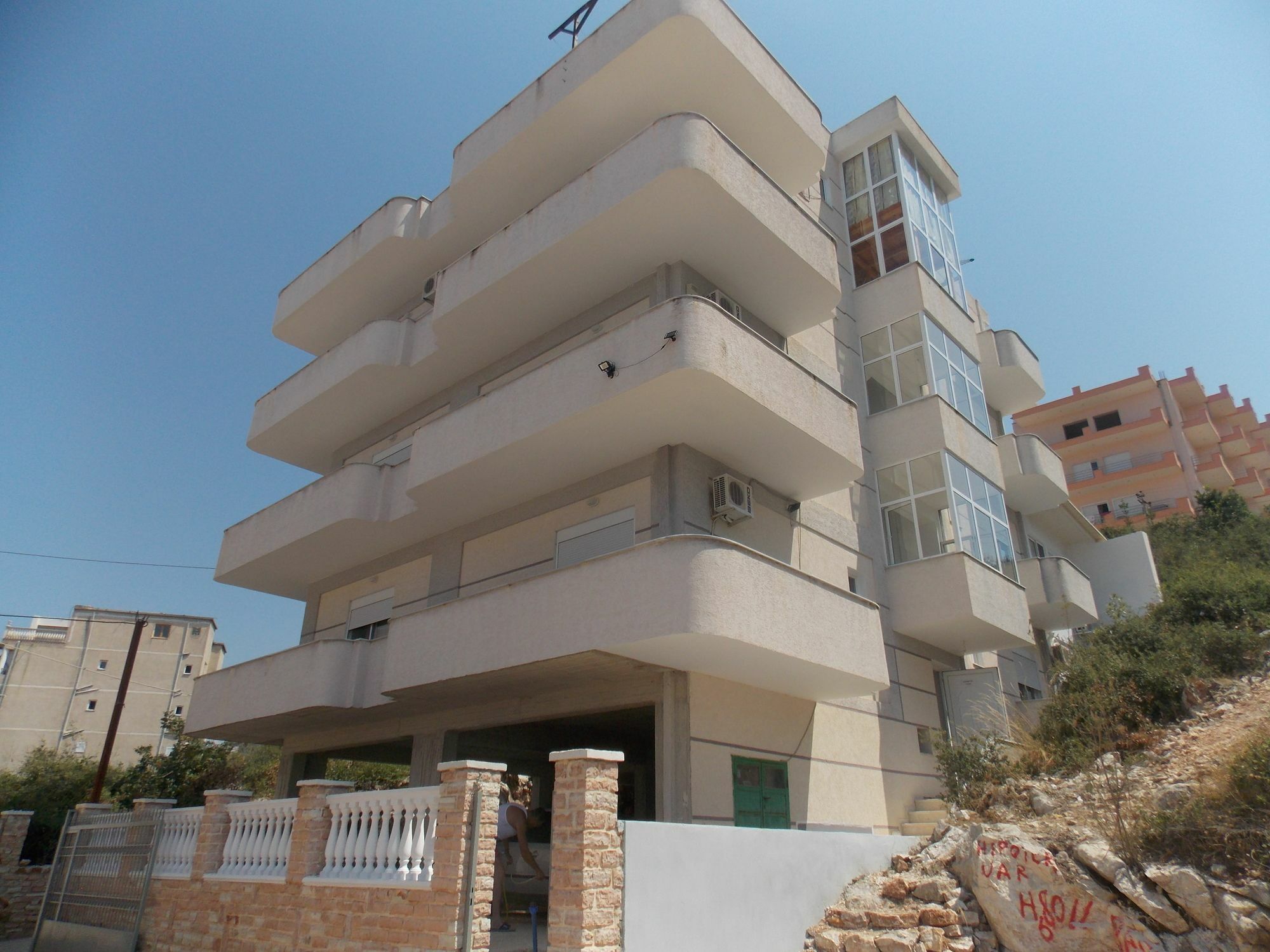 Apartments & Hotel Eleanna Sarandë Eksteriør bilde